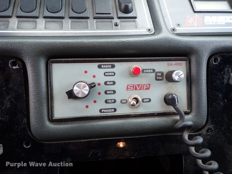 image for item DE1033 1993 Ford Econoline E350 ambulance