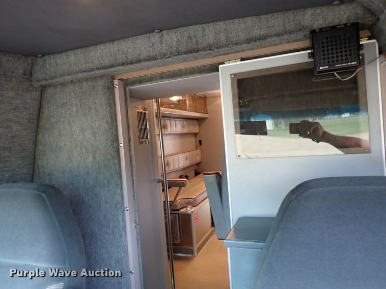 image for item DE1033 1993 Ford Econoline E350 ambulance