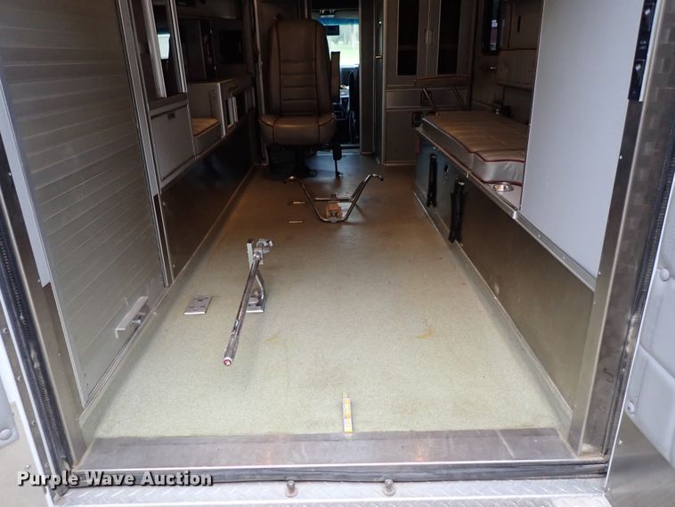 image for item DE1033 1993 Ford Econoline E350 ambulance