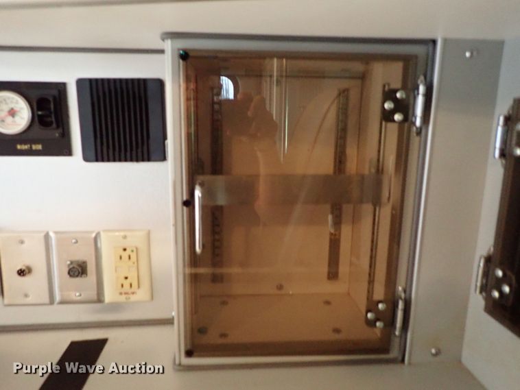 image for item DE1033 1993 Ford Econoline E350 ambulance