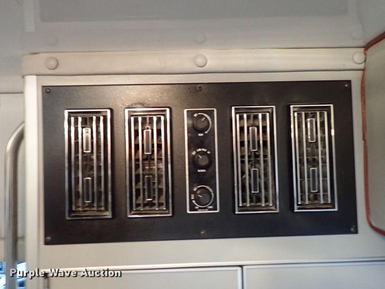 image for item DE1033 1993 Ford Econoline E350 ambulance