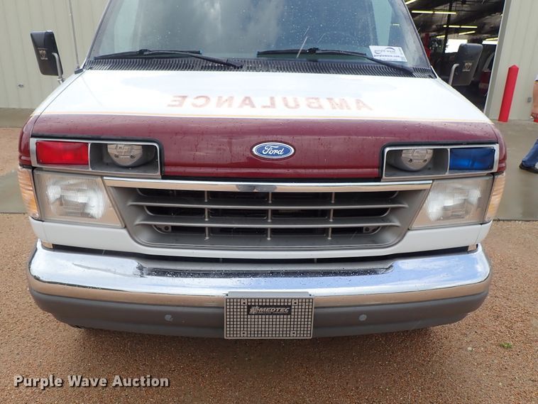 image for item DE1033 1993 Ford Econoline E350 ambulance