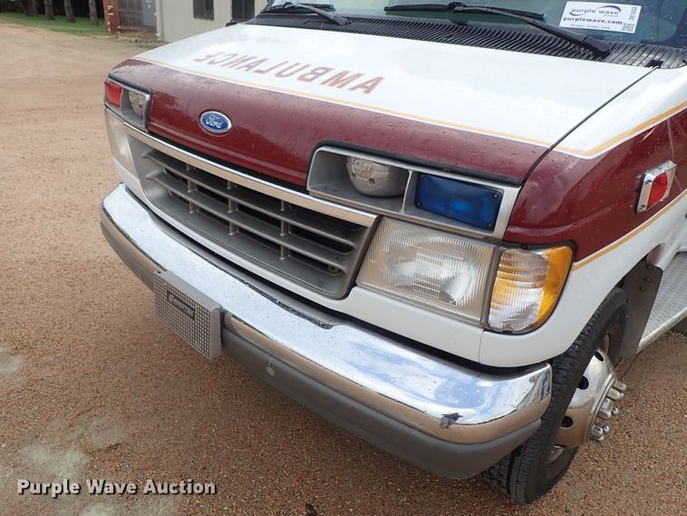 image for item DE1033 1993 Ford Econoline E350 ambulance