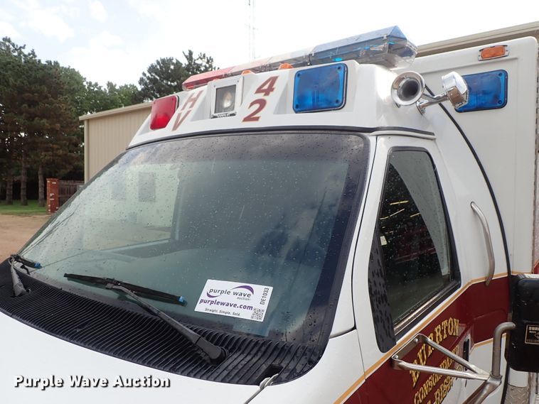 image for item DE1033 1993 Ford Econoline E350 ambulance