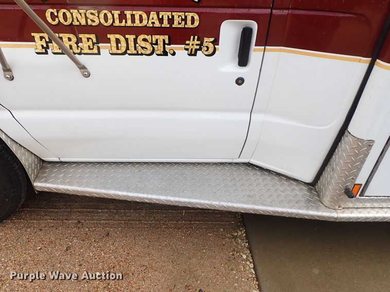 image for item DE1033 1993 Ford Econoline E350 ambulance