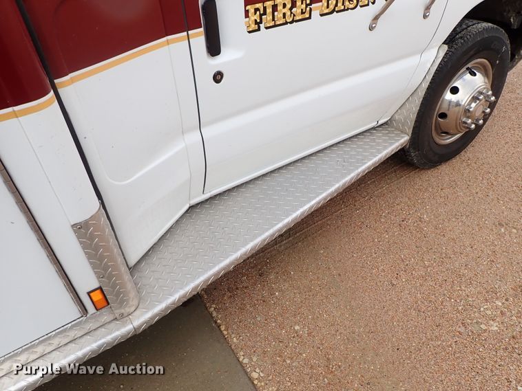 image for item DE1033 1993 Ford Econoline E350 ambulance