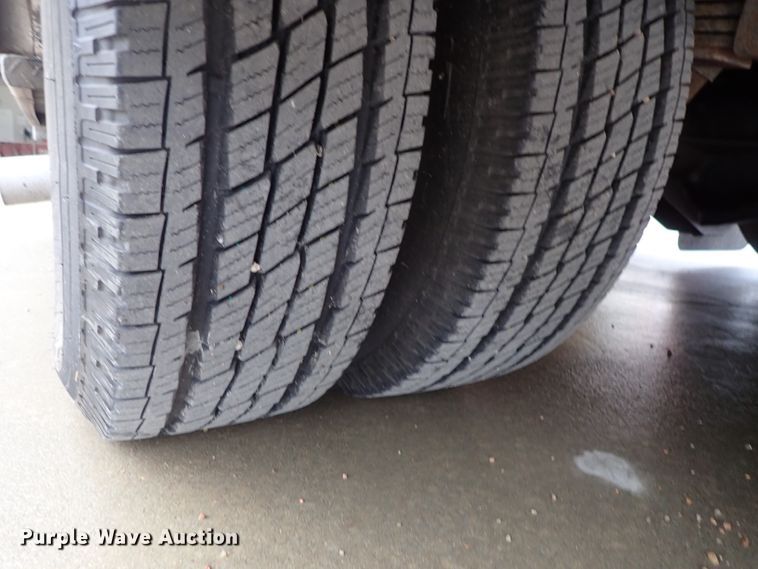 image for item DE1033 1993 Ford Econoline E350 ambulance