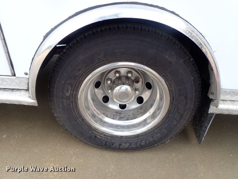 image for item DE1033 1993 Ford Econoline E350 ambulance