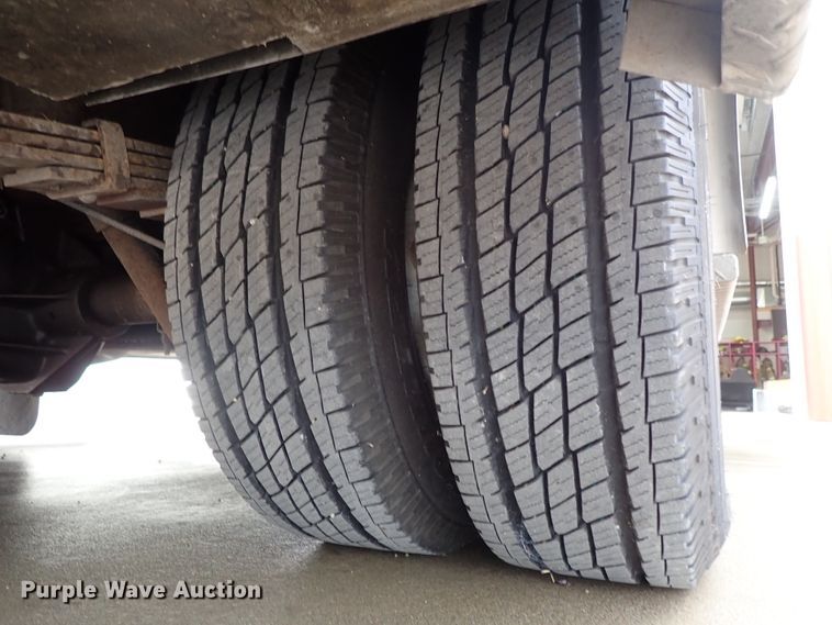 image for item DE1033 1993 Ford Econoline E350 ambulance