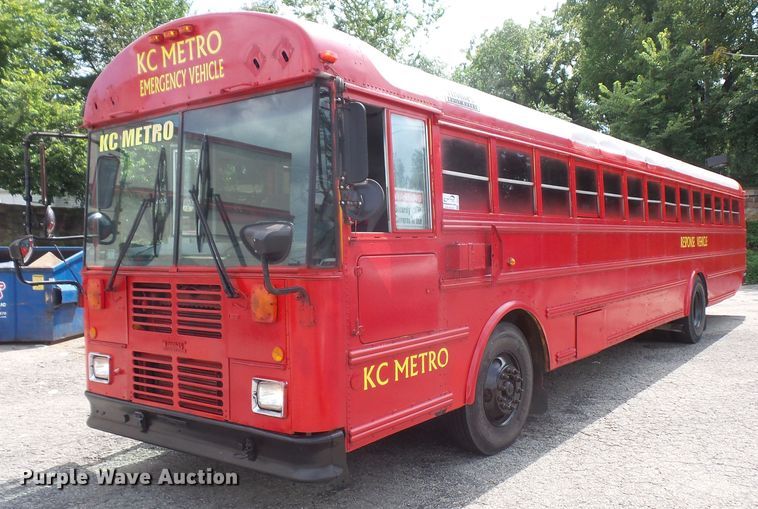 image for item DE2376 2005 Thomas Built Saf-T-Liner MVP EF school bus