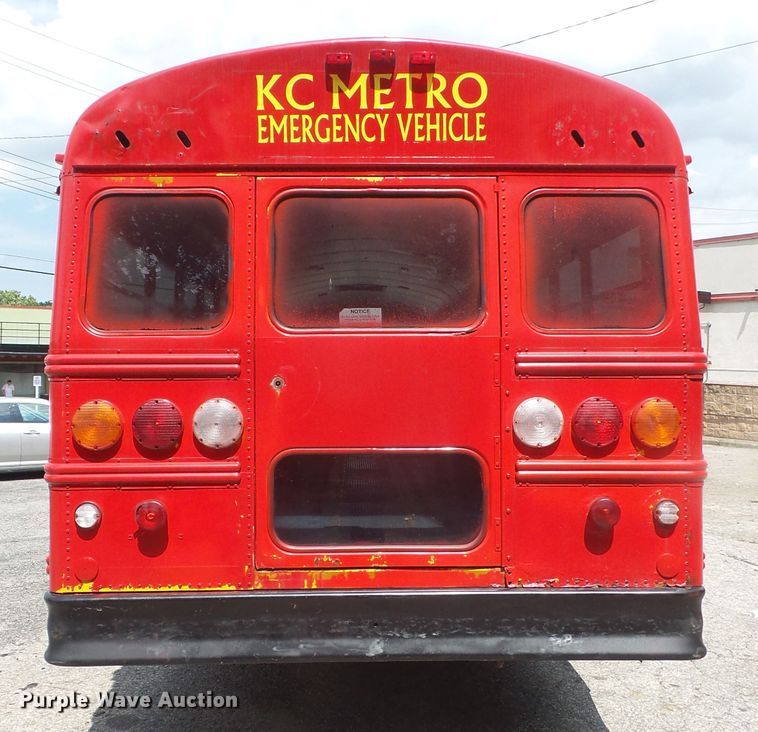 image for item DE2376 2005 Thomas Built Saf-T-Liner MVP EF school bus