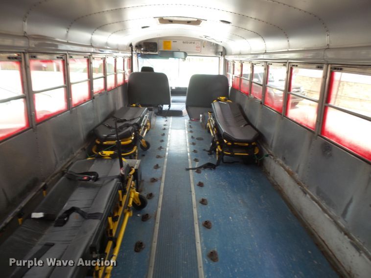 image for item DE2376 2005 Thomas Built Saf-T-Liner MVP EF school bus