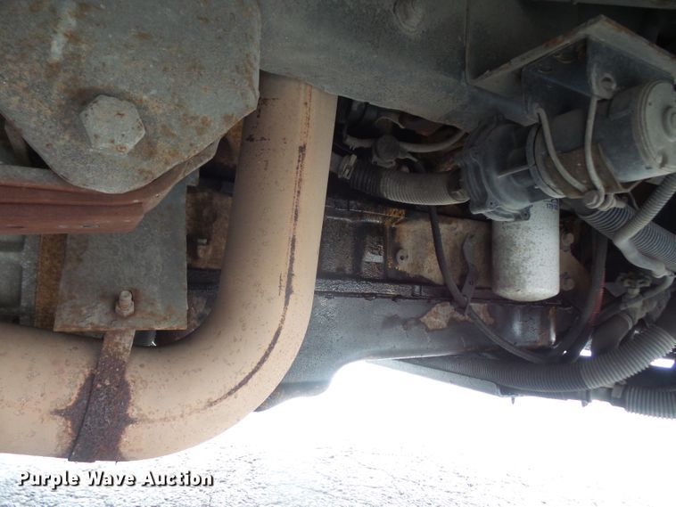 image for item DE2376 2005 Thomas Built Saf-T-Liner MVP EF school bus