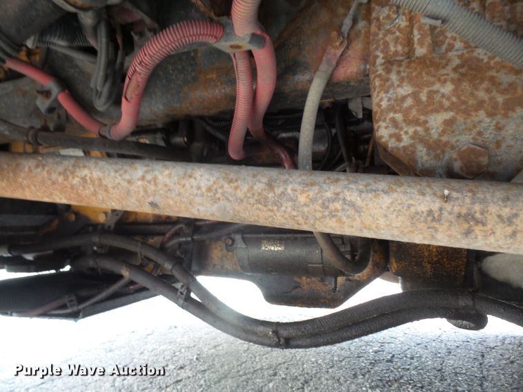 image for item DE2376 2005 Thomas Built Saf-T-Liner MVP EF school bus