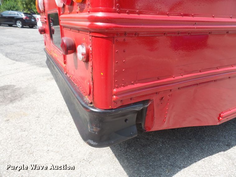 image for item DE2376 2005 Thomas Built Saf-T-Liner MVP EF school bus