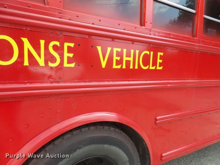 image for item DE2376 2005 Thomas Built Saf-T-Liner MVP EF school bus