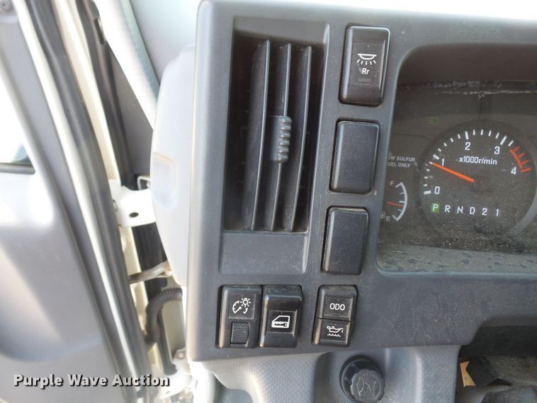 image for item DE2379 2008 Isuzu NPR-HD Crew Cab flatbed truck