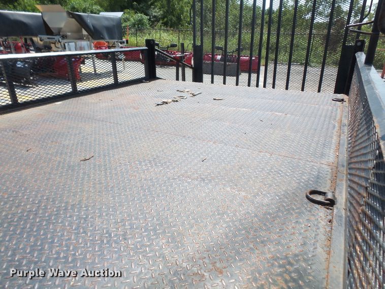 image for item DE2379 2008 Isuzu NPR-HD Crew Cab flatbed truck