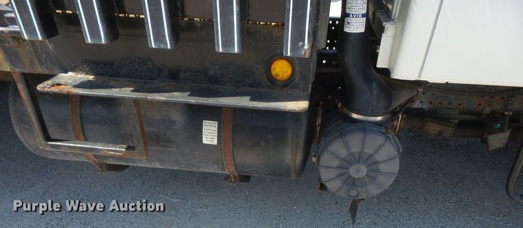 image for item DE2379 2008 Isuzu NPR-HD Crew Cab flatbed truck