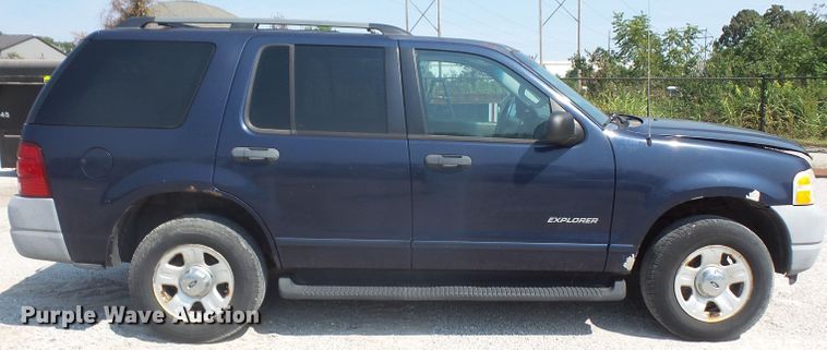 image for item DE2385 2002 Ford Explorer SUV