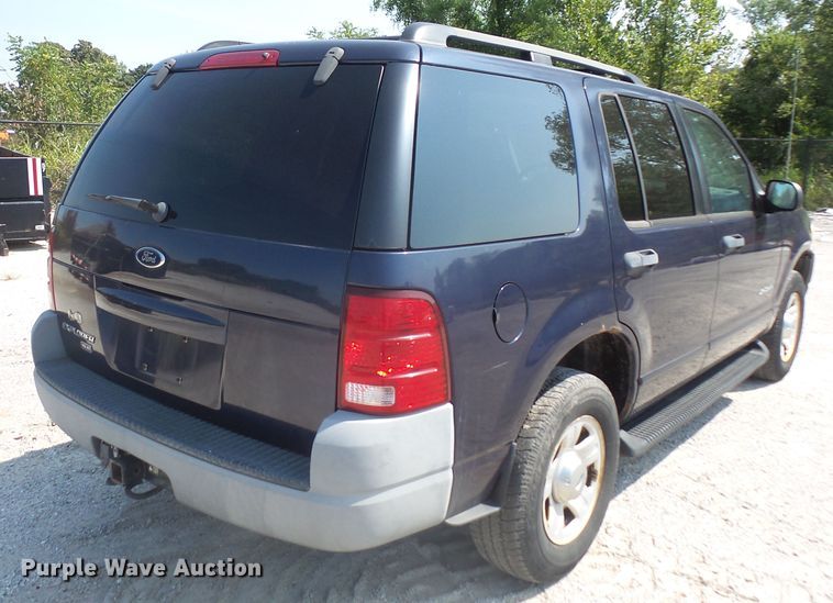 image for item DE2385 2002 Ford Explorer SUV