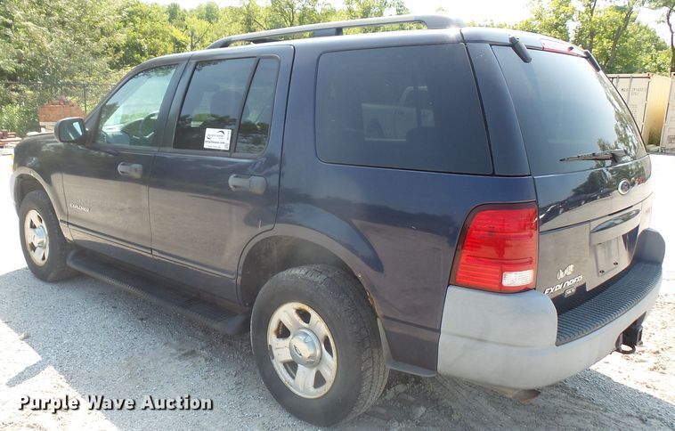 image for item DE2385 2002 Ford Explorer SUV