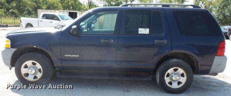 image for item DE2385 2002 Ford Explorer SUV
