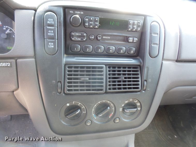 image for item DE2385 2002 Ford Explorer SUV