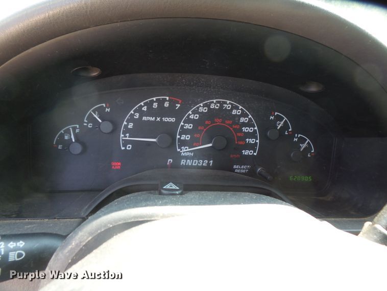 image for item DE2385 2002 Ford Explorer SUV