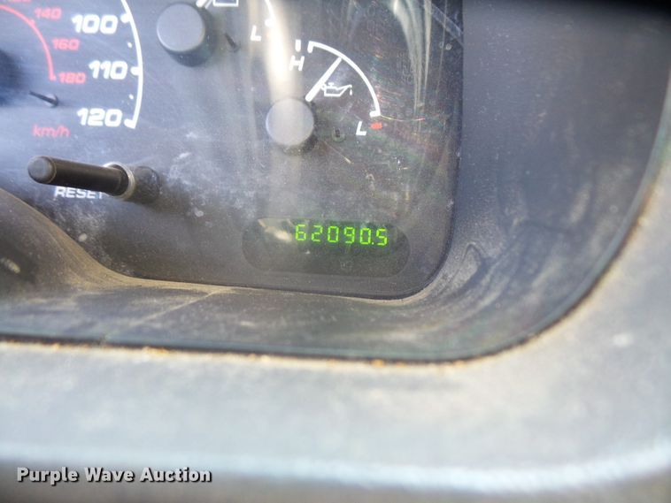 image for item DE2385 2002 Ford Explorer SUV