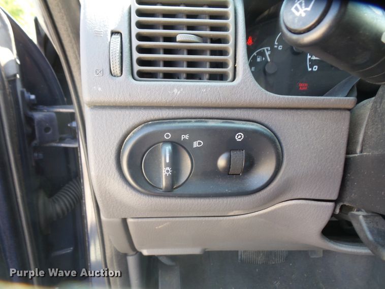 image for item DE2385 2002 Ford Explorer SUV