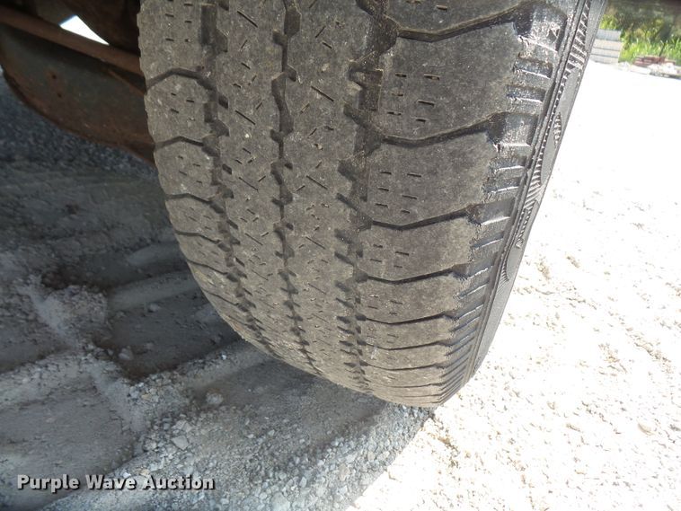 image for item DE2385 2002 Ford Explorer SUV