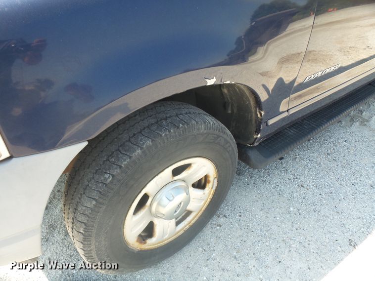 image for item DE2385 2002 Ford Explorer SUV