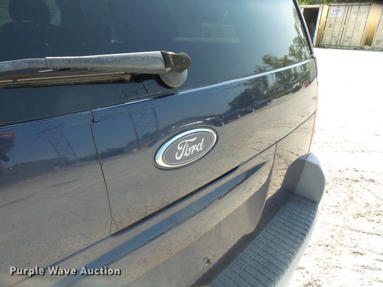 image for item DE2385 2002 Ford Explorer SUV