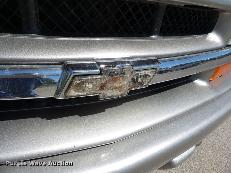 image for item DE7963 2004 Chevrolet Blazer SUV