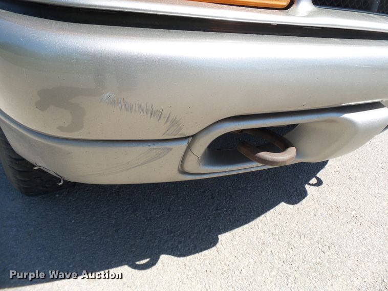 image for item DE7963 2004 Chevrolet Blazer SUV