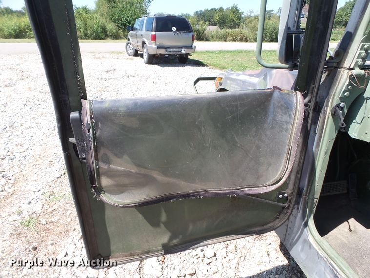 image for item DE7965 1987 Am General Hummer H1 SUV