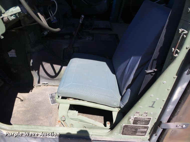 image for item DE7965 1987 Am General Hummer H1 SUV