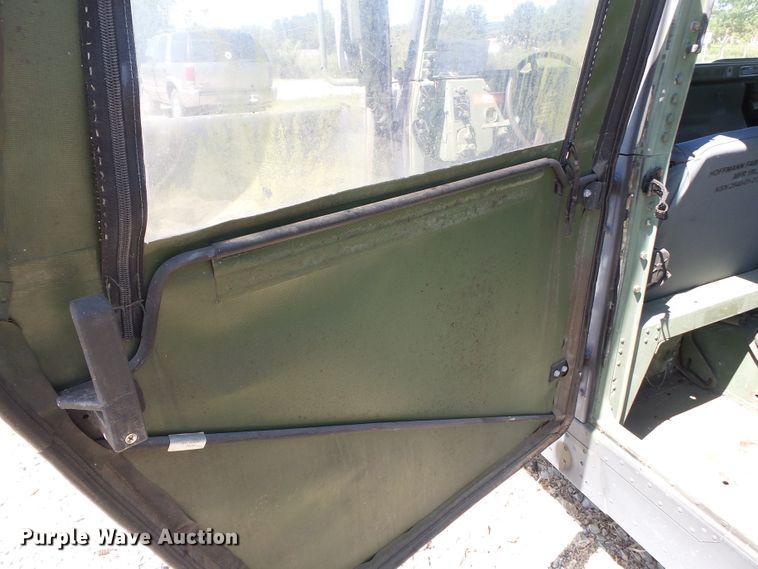 image for item DE7965 1987 Am General Hummer H1 SUV