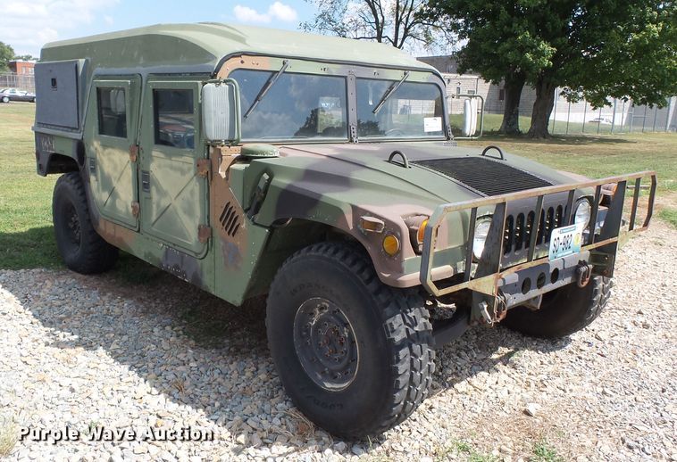 image for item DE7966 1992 Am General Hummer H1 SUV