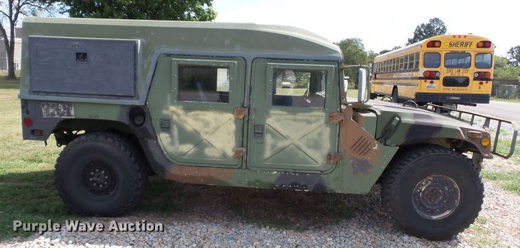 image for item DE7966 1992 Am General Hummer H1 SUV