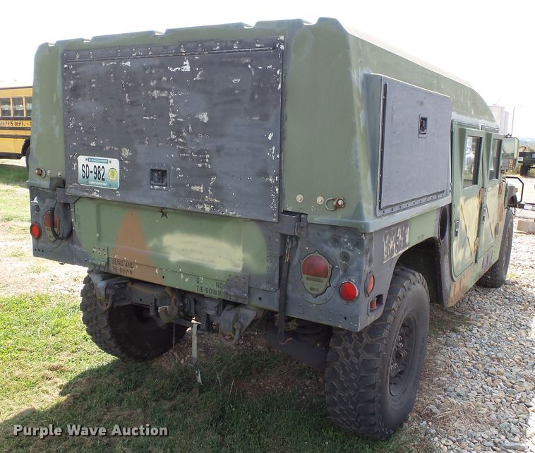 image for item DE7966 1992 Am General Hummer H1 SUV