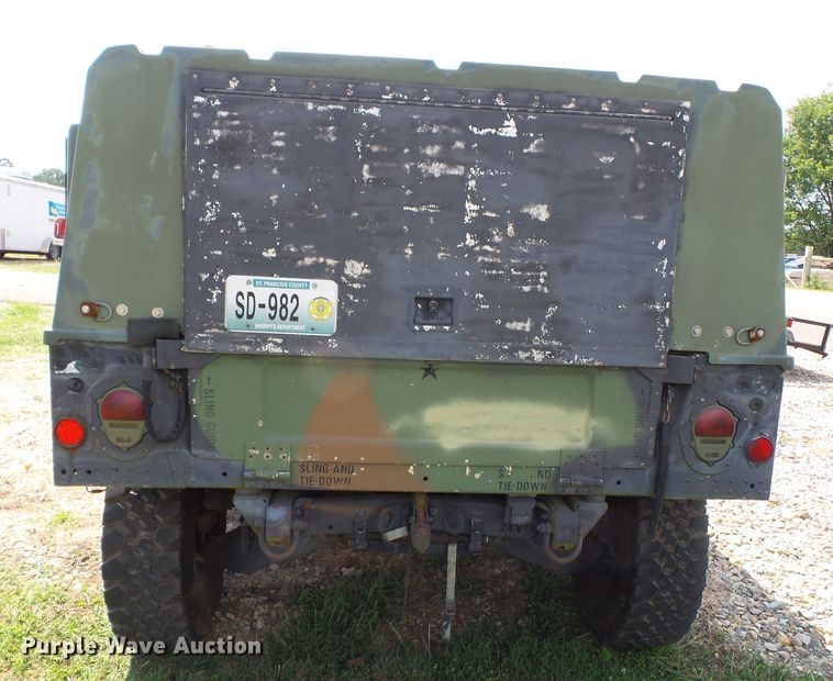 image for item DE7966 1992 Am General Hummer H1 SUV