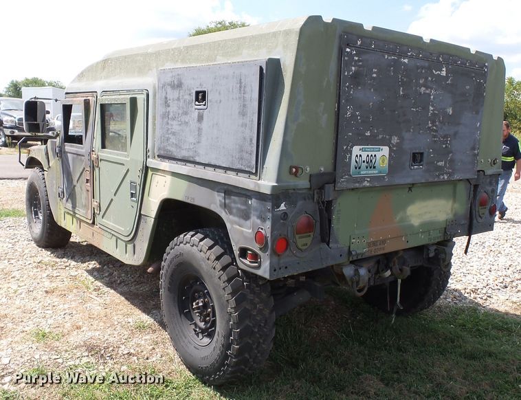 image for item DE7966 1992 Am General Hummer H1 SUV