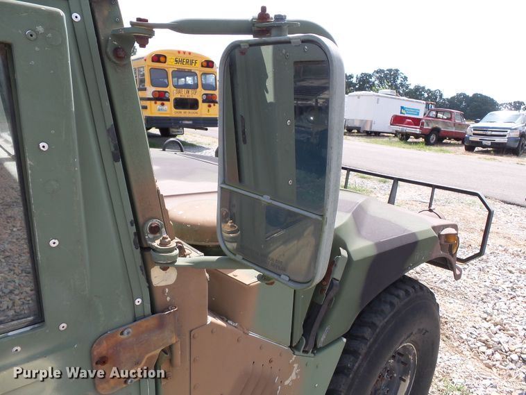 image for item DE7966 1992 Am General Hummer H1 SUV