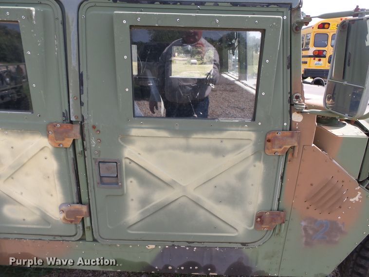 image for item DE7966 1992 Am General Hummer H1 SUV