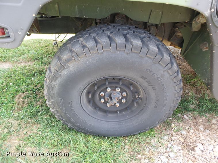 image for item DE7966 1992 Am General Hummer H1 SUV