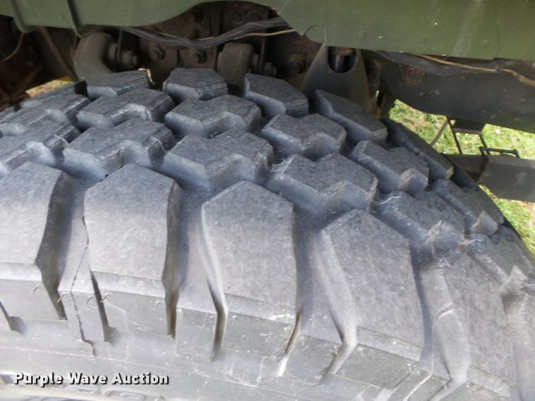 image for item DE7966 1992 Am General Hummer H1 SUV