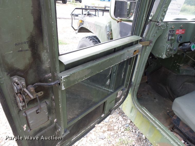 image for item DE7966 1992 Am General Hummer H1 SUV