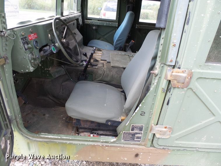 image for item DE7966 1992 Am General Hummer H1 SUV